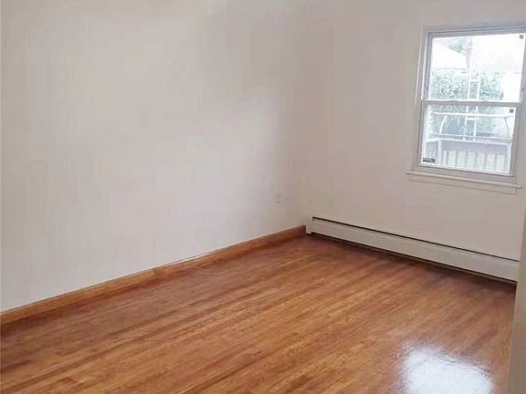 4th image of 59-11 161st St Floor 1