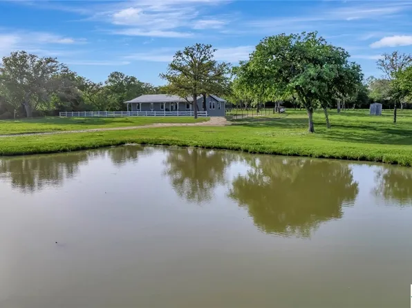 398 Hiller Rd, Cuero, TX 77954