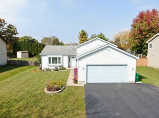 17458 W Hickory Ln, Grayslake, IL 60030