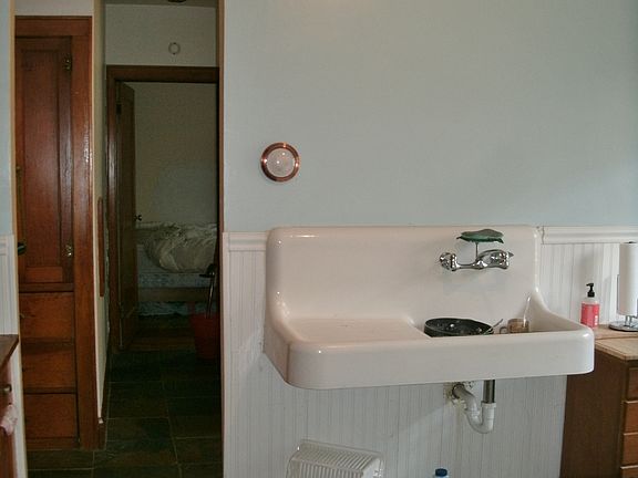 5th image of 201 Cedar Lake Rd N #2