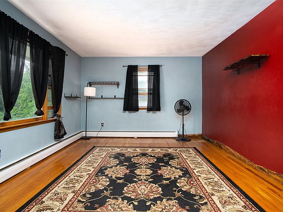 4th image of 117 Trim St