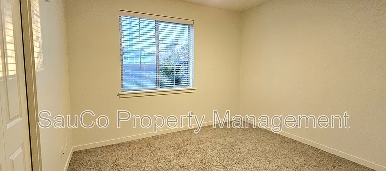 8078 NE Miriam Way — Photo 11