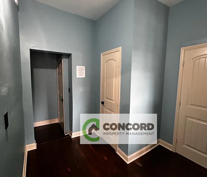 1007 W Market St #D — Photo 11