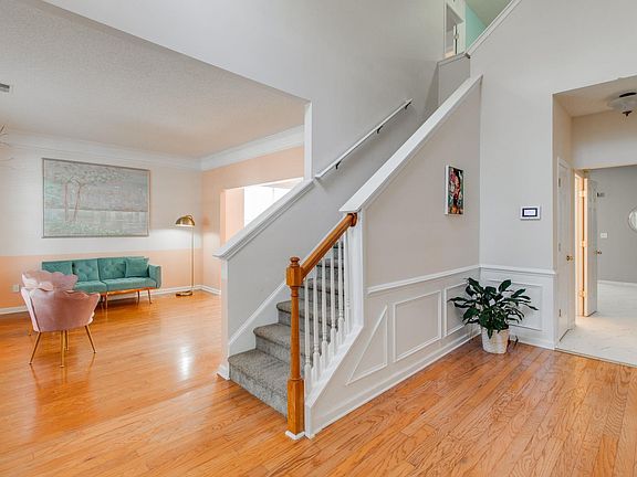 4th image of 207 Austree Dr