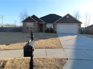 408 E Laurel Ave, Rogers, AR 72758