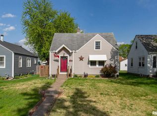 2340 28th St, Moline, IL 61265