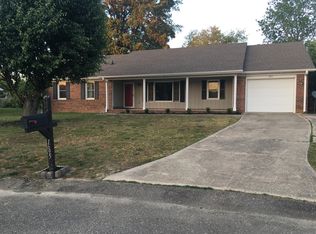1695 Montrose Dr, Fayetteville, NC 28314