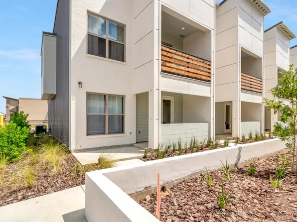 217 Canvasback Dr, Youngsville, LA 70592