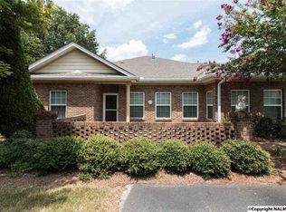 68 Valley Way Cir SE, Huntsville, AL 35802