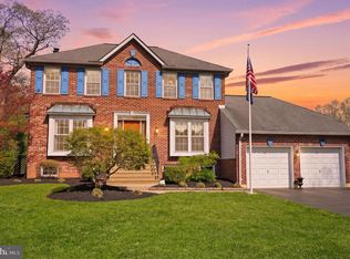 327 Abbey Ln, Lansdale, PA 19446