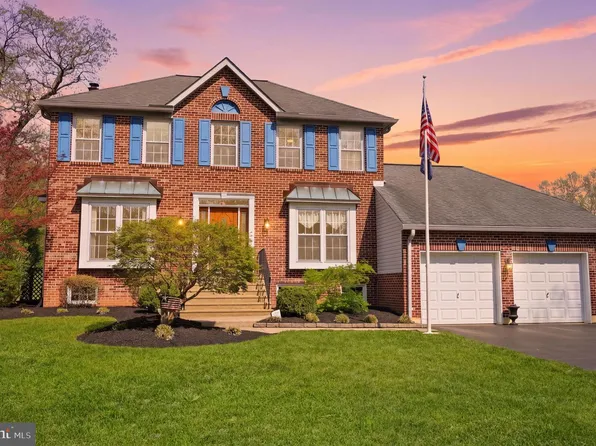 327 Abbey Ln, Lansdale, PA 19446