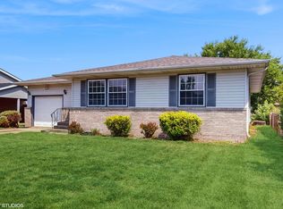 302 Minter Dr, Griffith, IN 46319