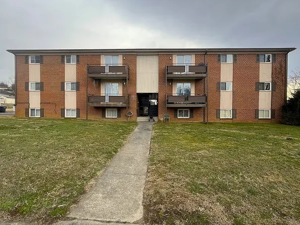 125 W Virginia Ave APT 11, Vinton, VA 24179