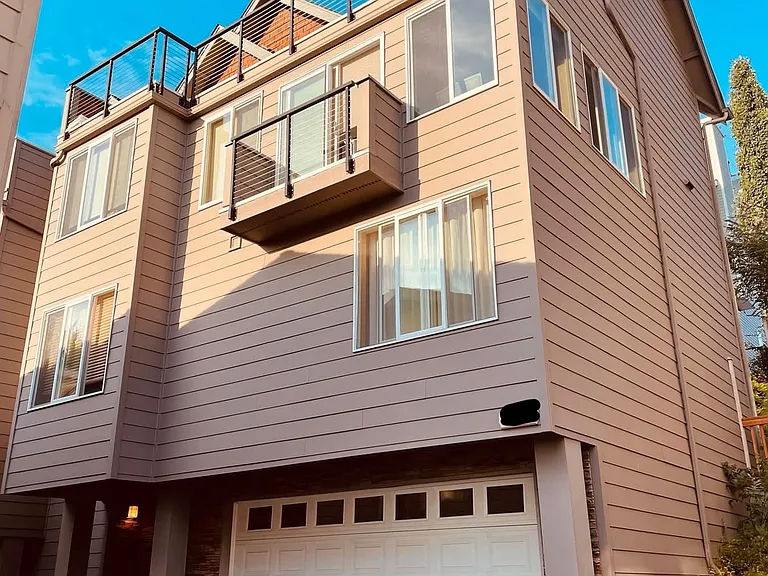 4324 Greenwood Ave N — Photo 1