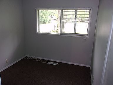 4th image of 1817 N Maddox Dr