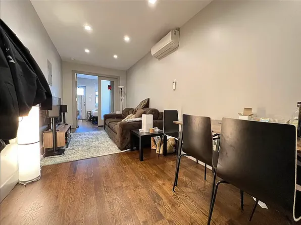 98 Meserole St APT 2R, Brooklyn, NY 11206
