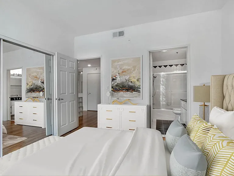 311 S. Swall Drive Apartments — Photo 23