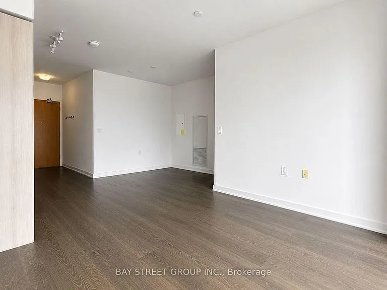 11 Wellesley St W #408 — Photo 35