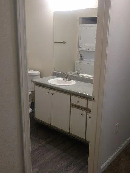 Cloverdale Apartments — Photo 19