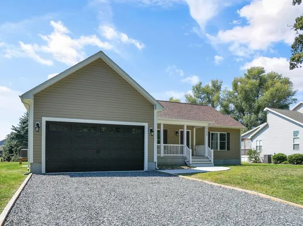 37422 Davey Jones Blvd, Greenbackville, VA 23356