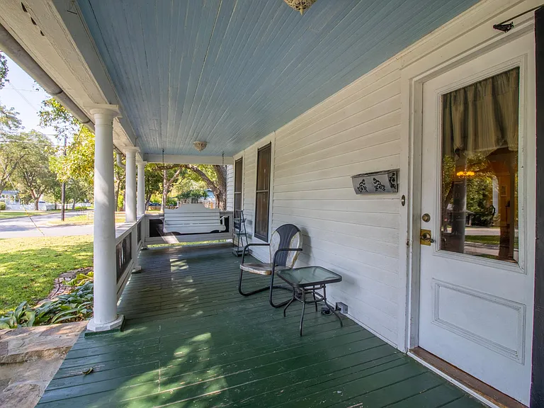 1503 S Elm St — Photo 8