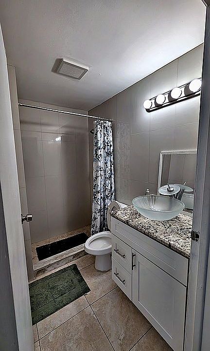 1st image of 1097 Grandview Cir