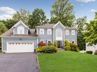 15 Sarenee Cir, Trumbull, CT 06611