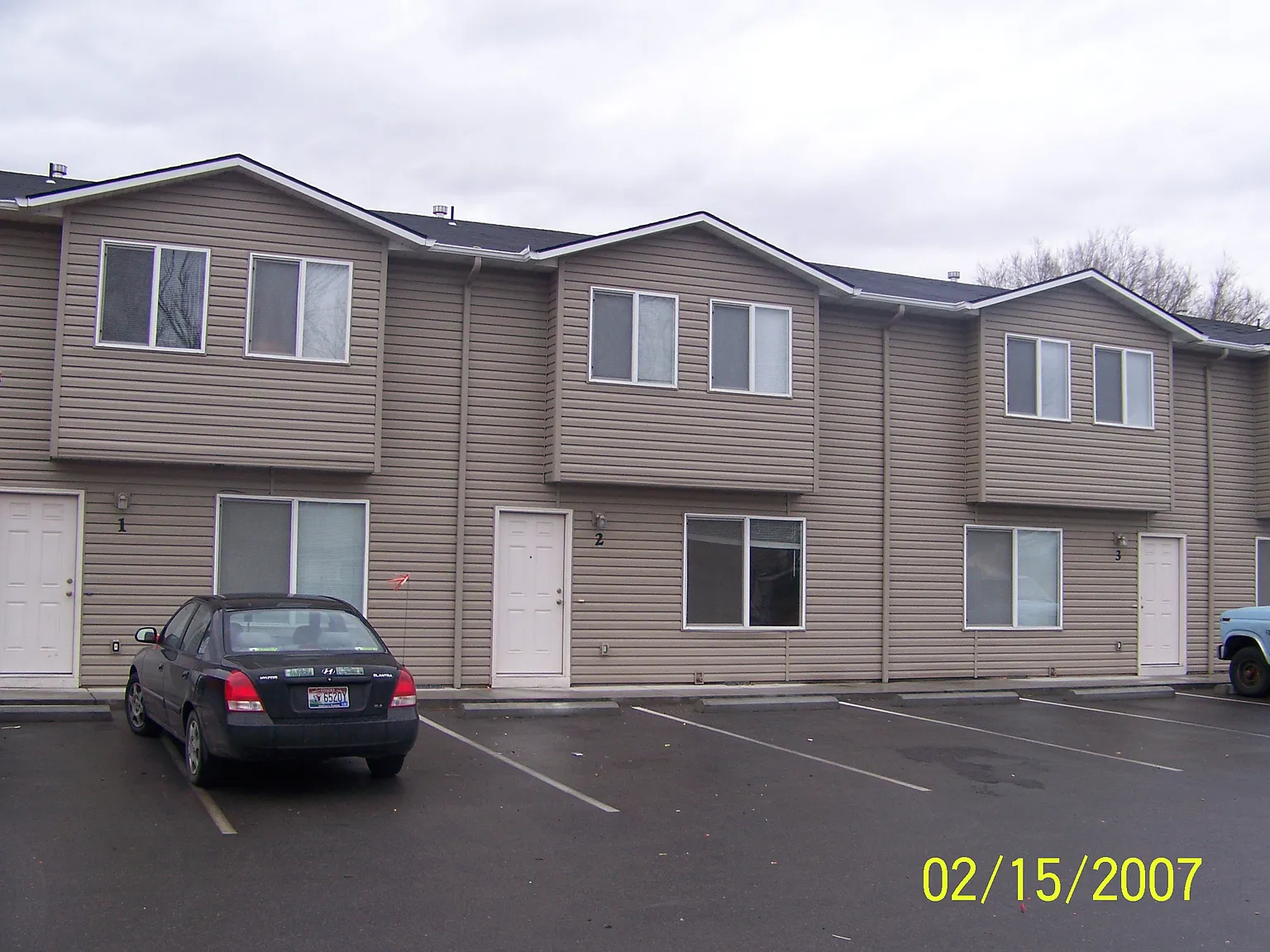 3 bed, 1.5 bath, $1,400 — Photo 1