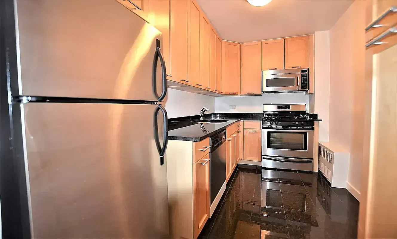333 East 49th Street — Photo 3