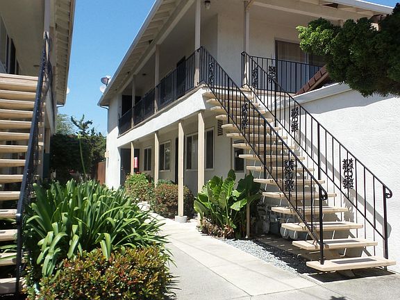 5th image of 3456 Redwood Ct APT 1