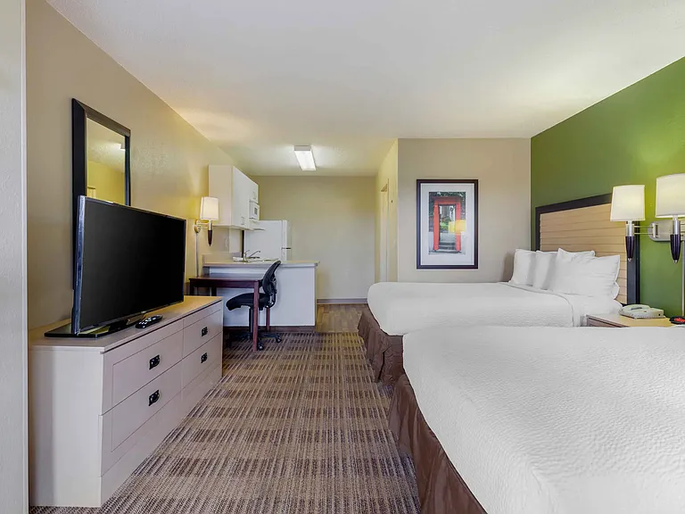 Studio Suite - 2 Full Beds