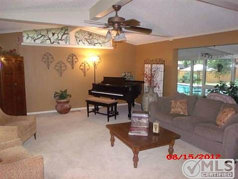 4th image of 1008 Sherwood Dr