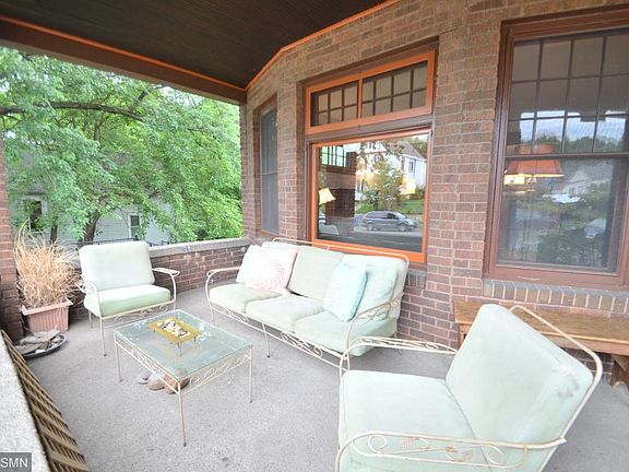 4th image of 304 Stinson St W