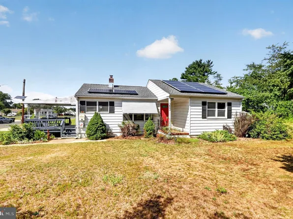 285 Mill Rd, Burlington, NJ 08016