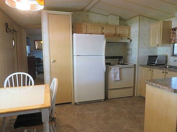 4th image of 53 Lake Griffin Dr #27