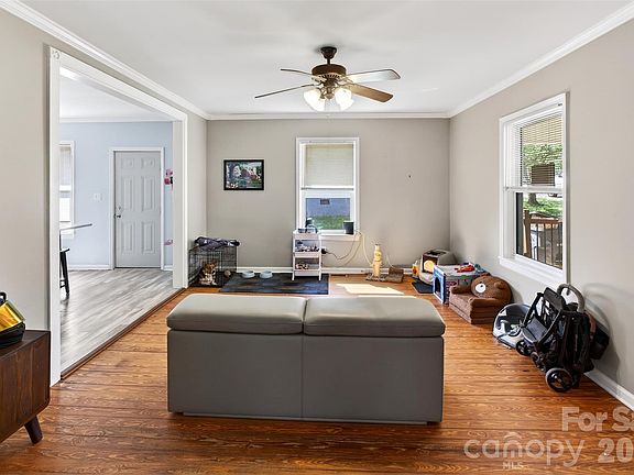 4th image of 58 Burton St