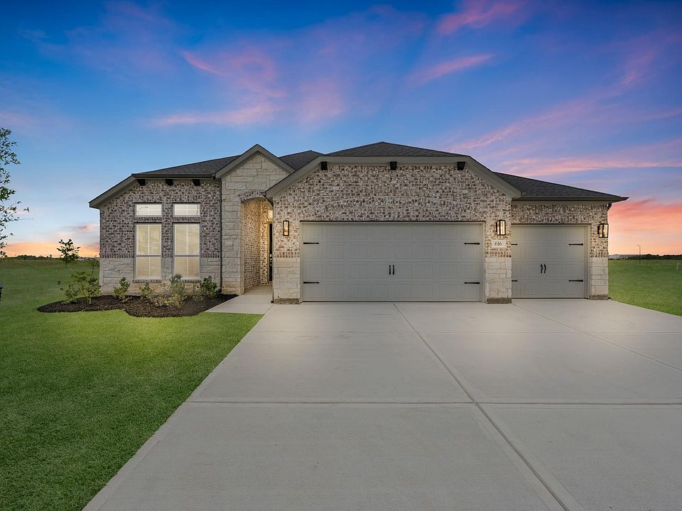 1st image of 620 Rocky Bluff Way
