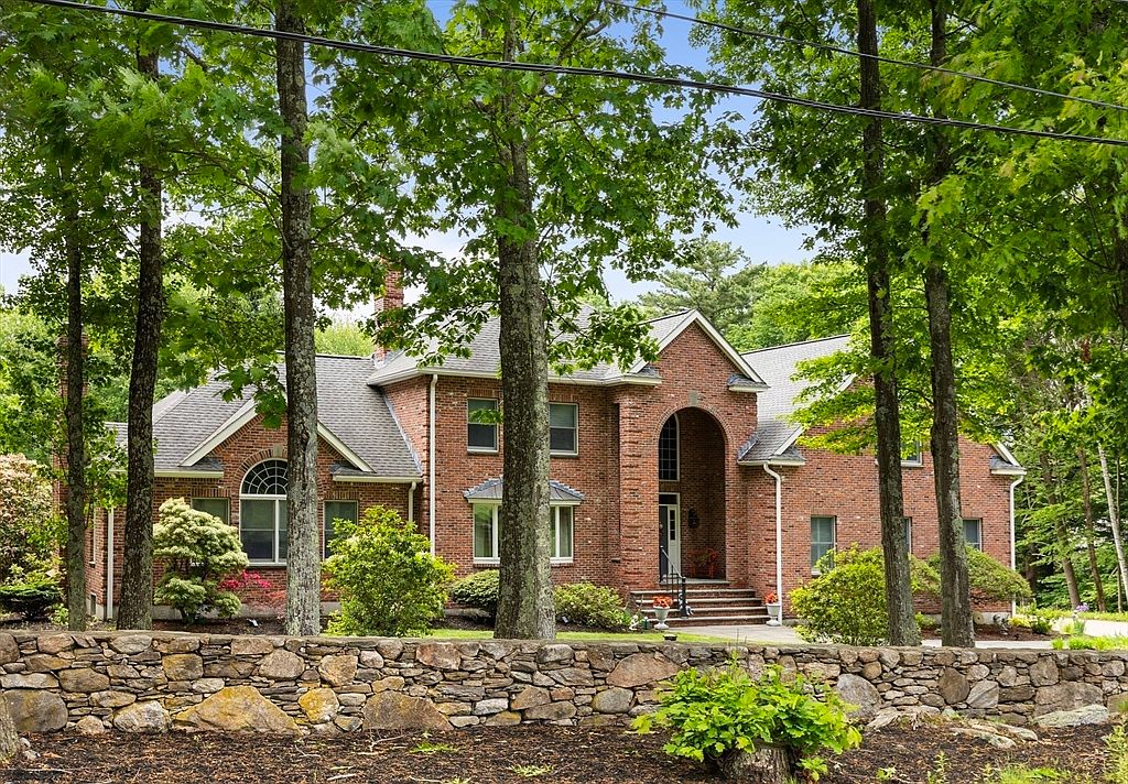 211 Saddle Hill Rd