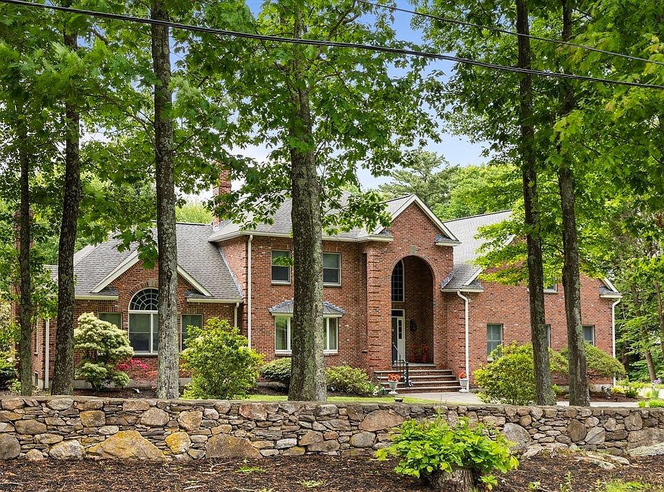 1st image of 211 Saddle Hill Rd
