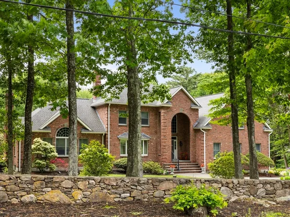 211 Saddle Hill Rd, Hopkinton, MA 01748