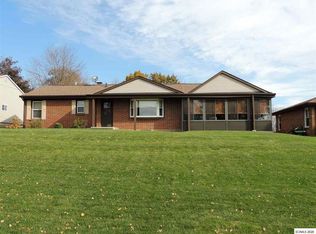 8958 Bellevue Hts, Dubuque, IA 52003