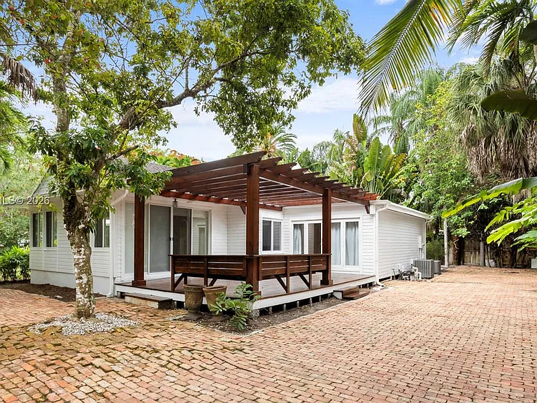 3945 Loquat Ave — Photo 47