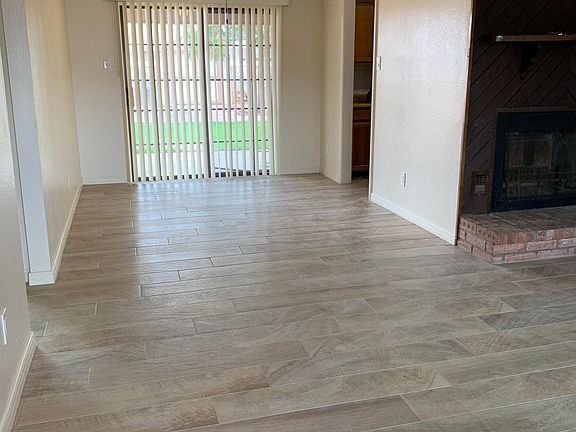 5th image of 10912 Sagebrush Way #B