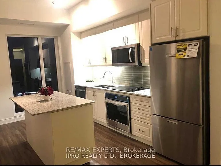 9618 Yonge St #1508 — Photo 2