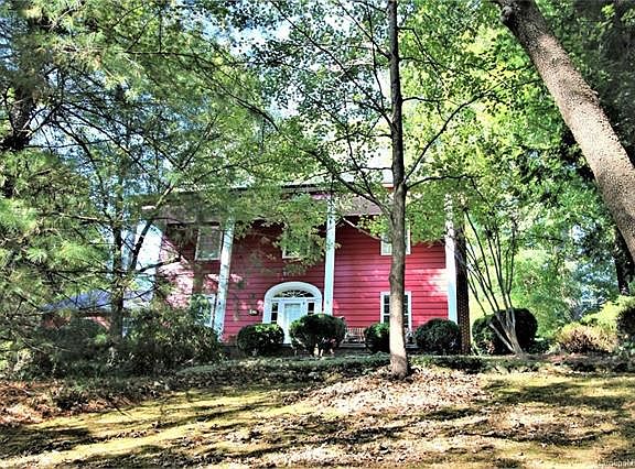 4th image of 646 W Park Dr