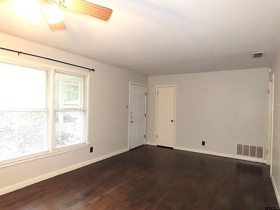 3rd image of 2231 Pleasant Dr