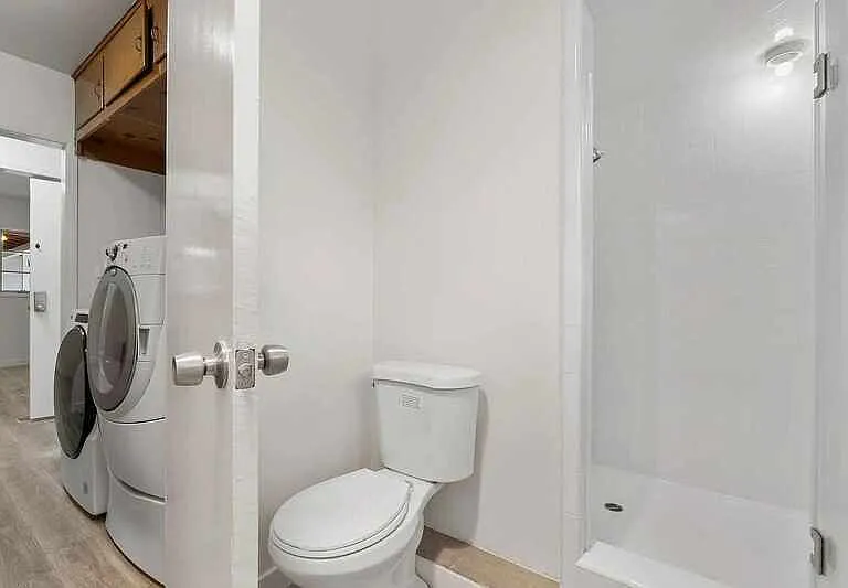 590 N Cambridge St — Photo 12