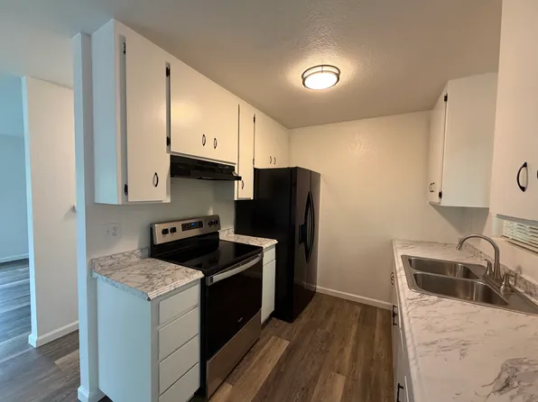 1717 Mission Blvd, Santa Rosa, CA 95409