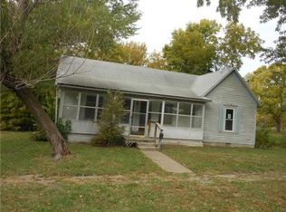600 Linn St, Valley Falls, KS 66088
