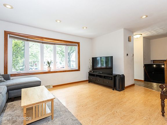 2nd image of 416 Tana Ln